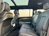Jeep Grand Wagoneer Series II 2023